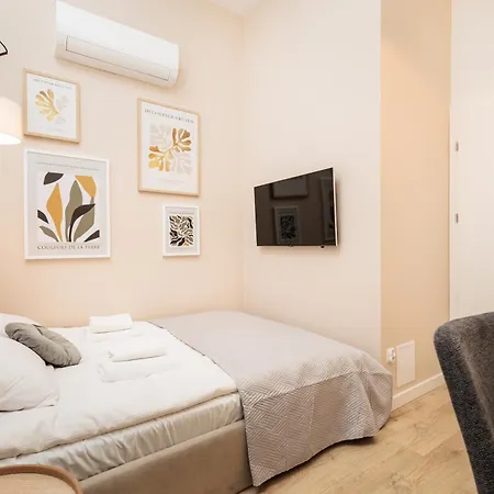 Apartment Felicjanek 15 - 3-bedroom - By Upstairs Krakow
