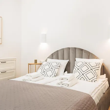 Felicjanek 15 - 3-bedroom - By Upstairs * Krakow