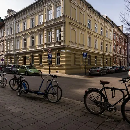 Apartment Felicjanek 15 - 3-bedroom - By Upstairs Krakow